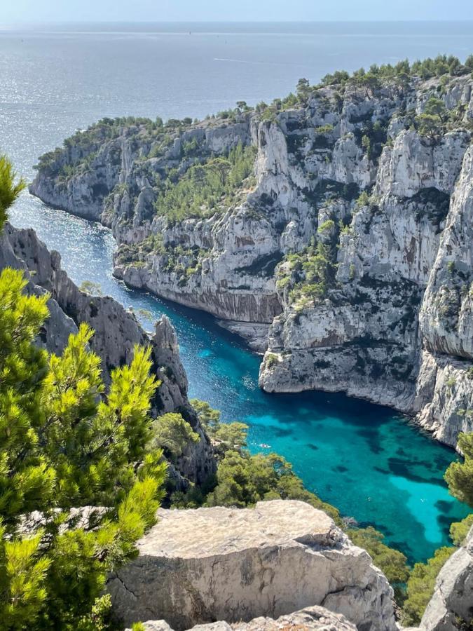 Large Private Garden, Quiet 2-Bedroom Apartment, Air Conditioning, Wifi, Parking Cassis Exterior foto