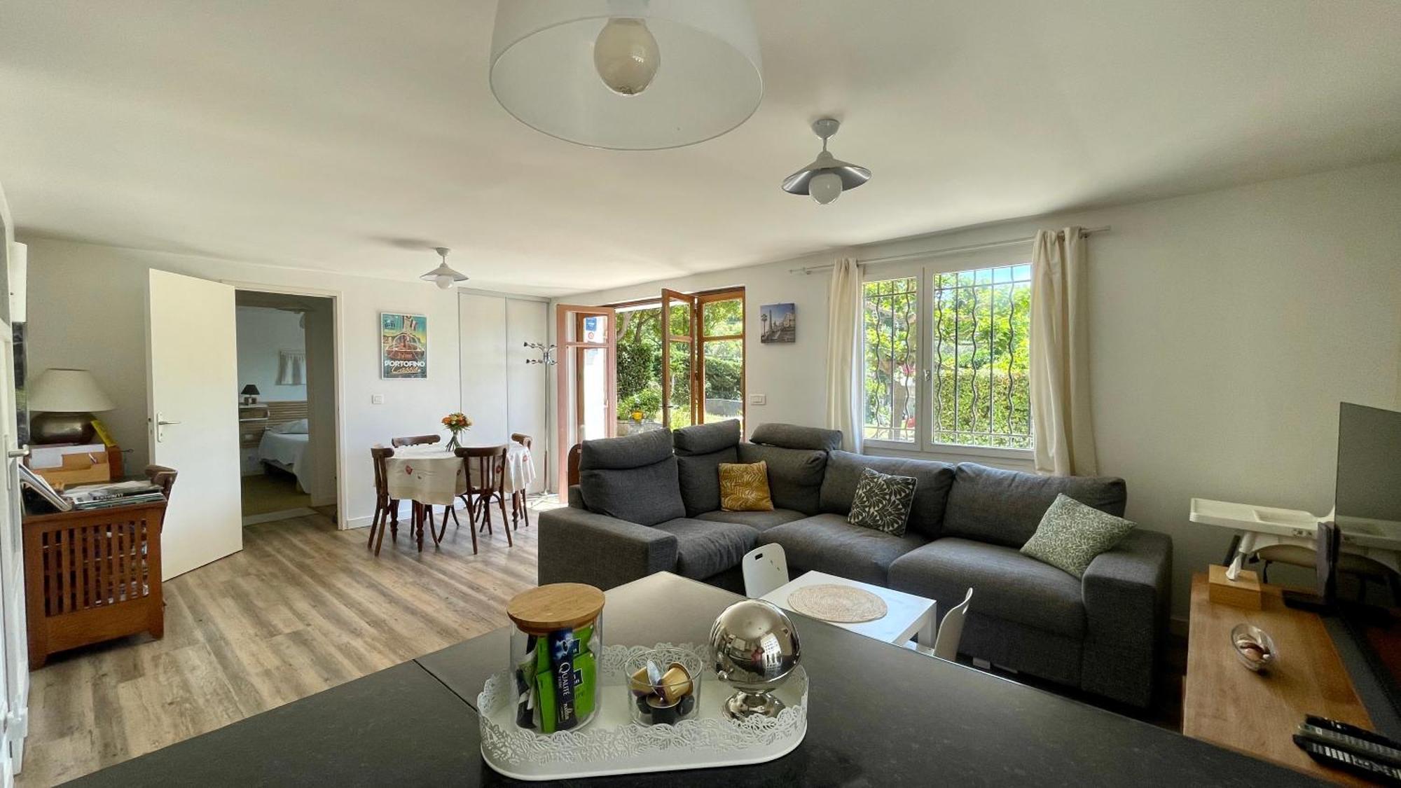Large Private Garden, Quiet 2-Bedroom Apartment, Air Conditioning, Wifi, Parking Cassis Exterior foto