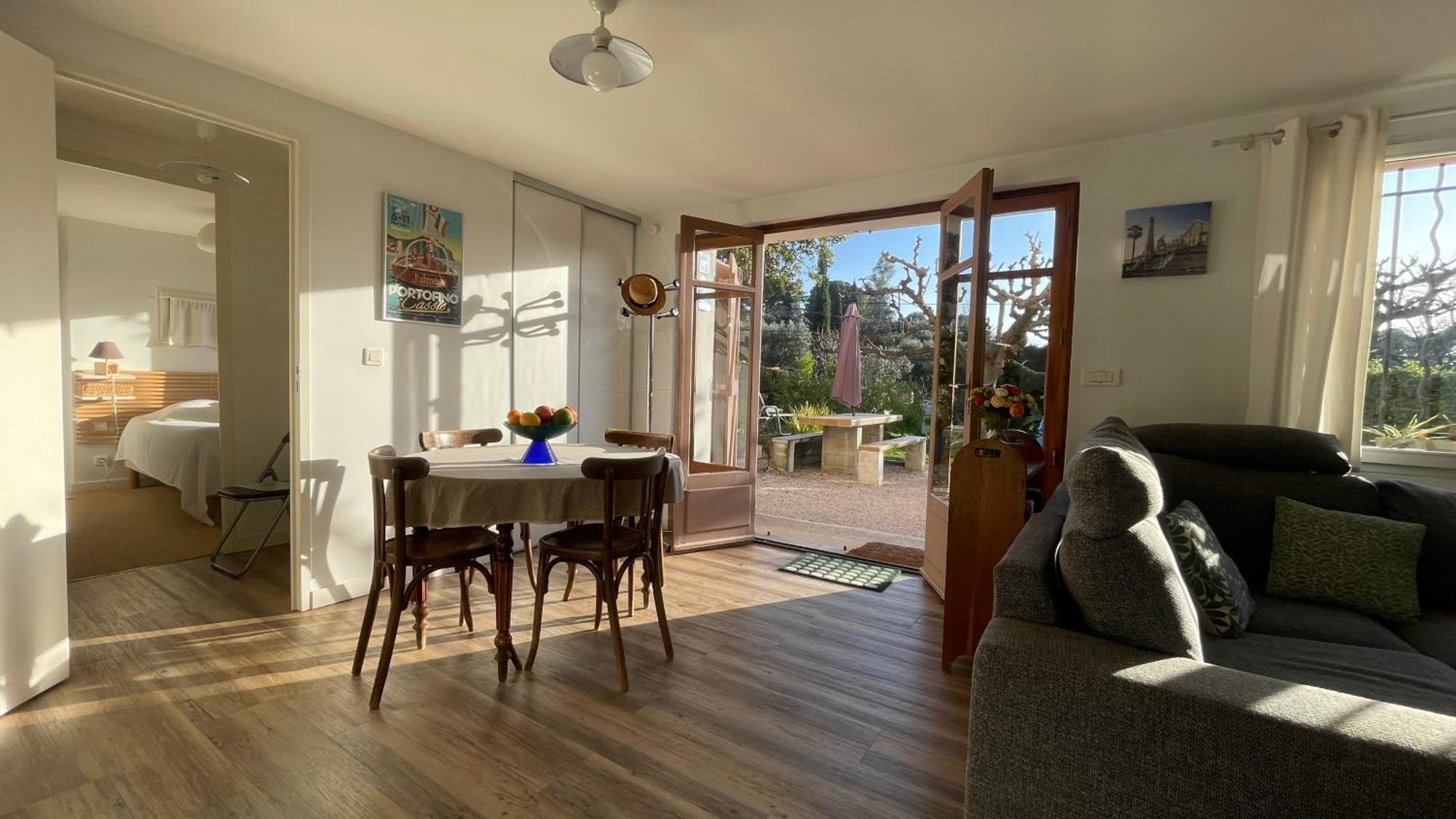Large Private Garden, Quiet 2-Bedroom Apartment, Air Conditioning, Wifi, Parking Cassis Exterior foto