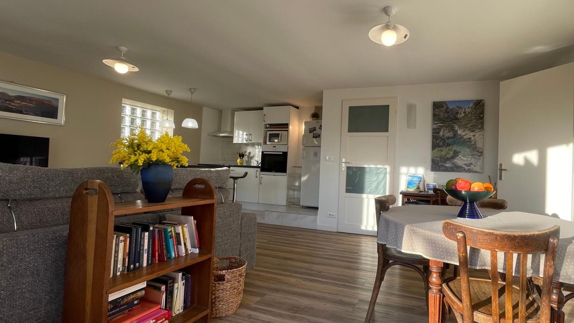 Large Private Garden, Quiet 2-Bedroom Apartment, Air Conditioning, Wifi, Parking Cassis Exterior foto
