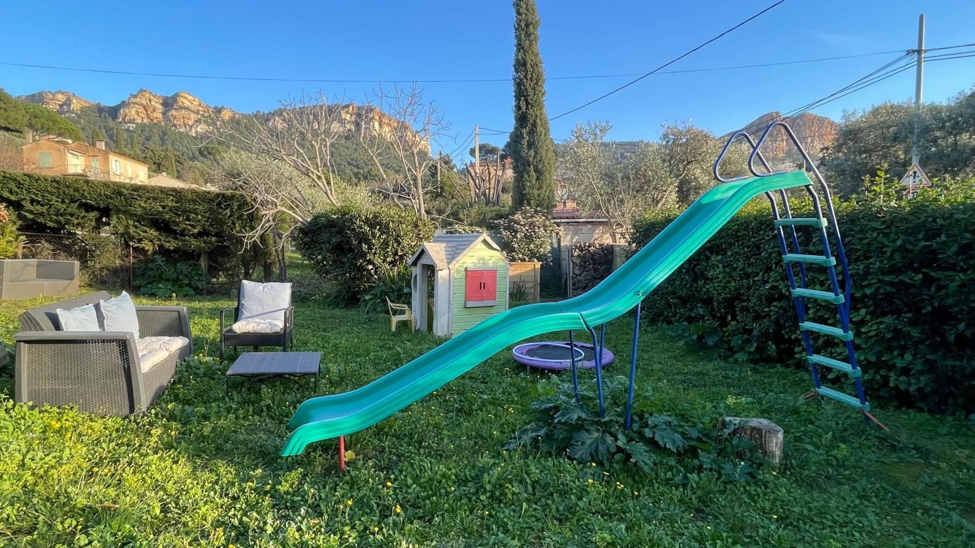 Large Private Garden, Quiet 2-Bedroom Apartment, Air Conditioning, Wifi, Parking Cassis Exterior foto